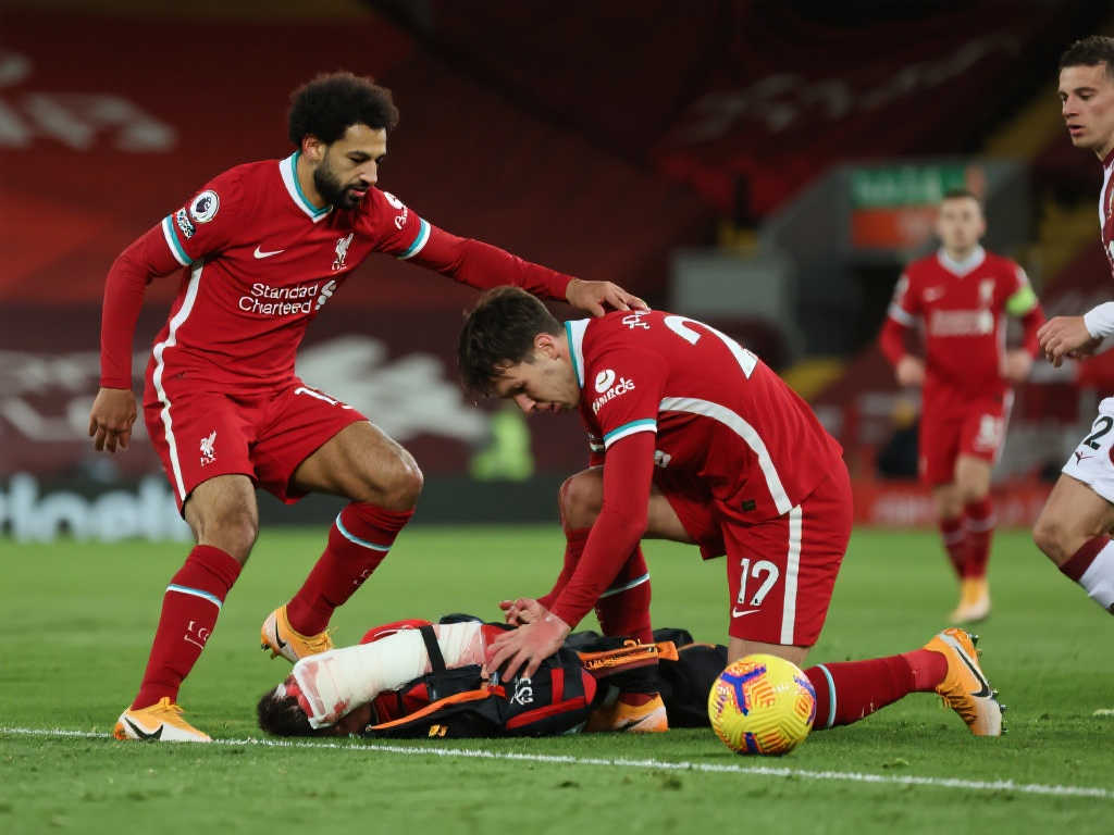 华体会体育 (HTH Sports) 作为皇马官方合作伙伴，提供西甲、欧冠、NBA、CBA、英超等热门赛事 4K 直播与秒级比分推送，支持多机位切换、VAR 回放及 AI 赔率预测。新人注册即领彩金、竞猜券与队徽盲盒，可参加串关挑战、数据大师榜和粉丝应援 PK。电玩大厅汇聚足球经理、街球 3v3、电竞 MOBA 等 100+ 游戏，云存档跨端互通，观赛、互动、游戏三位一体，打造沉浸式体育娱乐生态。中心